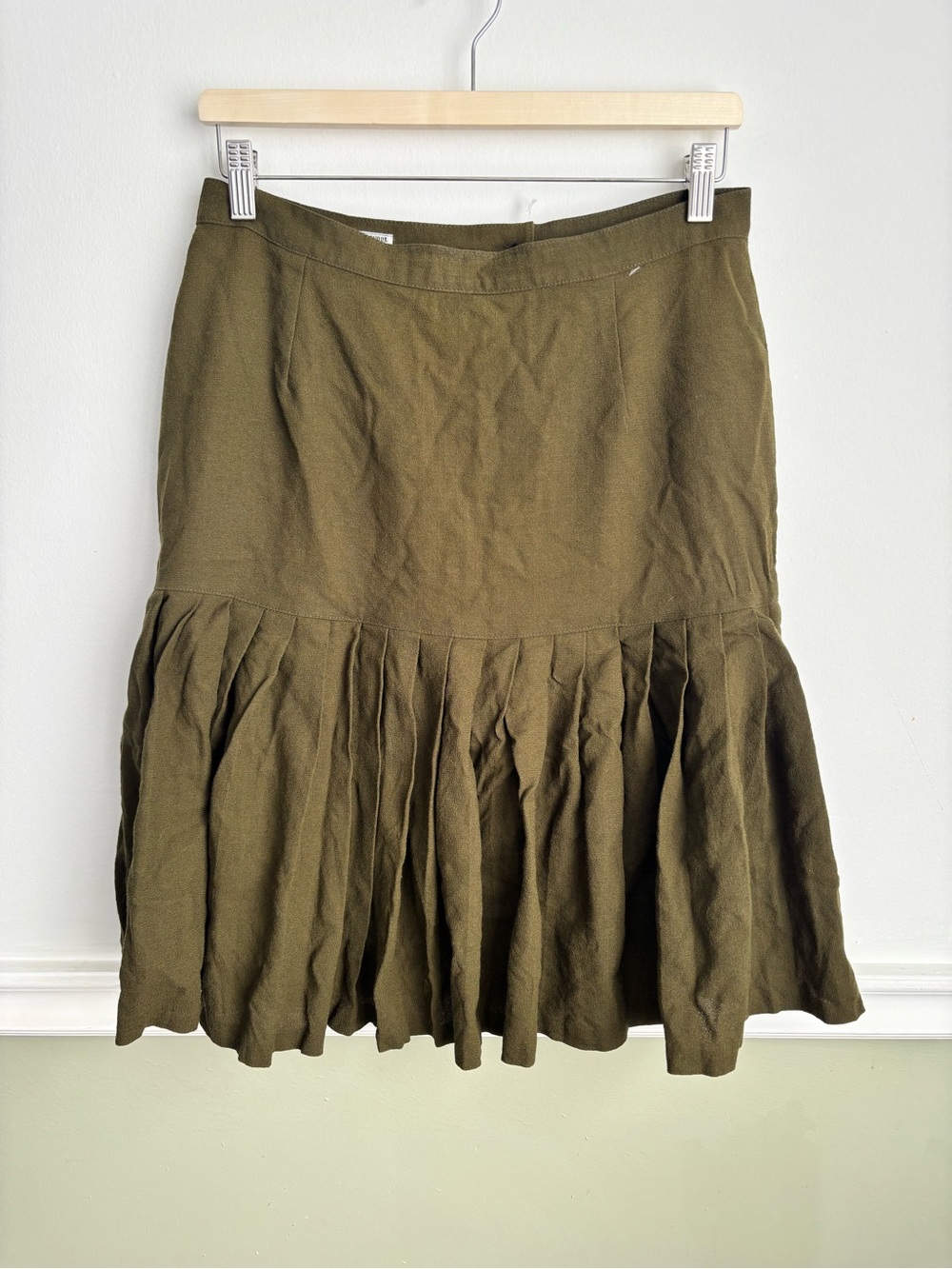 Stylish Women’s Olive Green Pleated Hem Skirt Mid Length- 100% Pure Virgin Wool